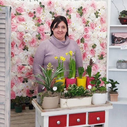 Nicole Potter has opened Scarlett & Rosie, a floral shop in Sydenham.